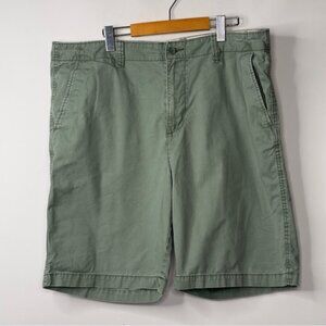 Old Navy Chino Shorts Outdoor Flat Front Men Size 40  Green Lived-In Straight